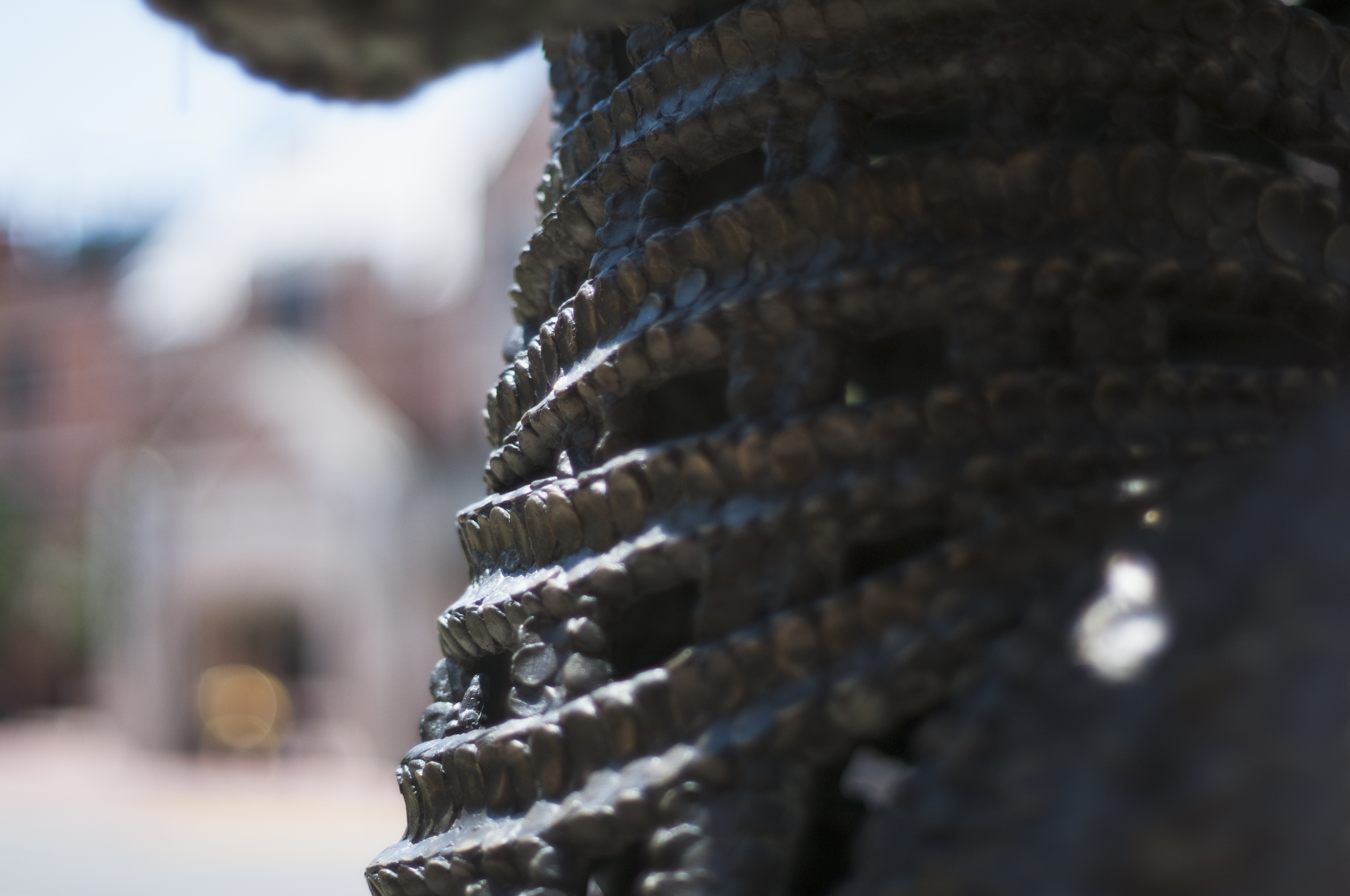 close up shot of the rods of the statue